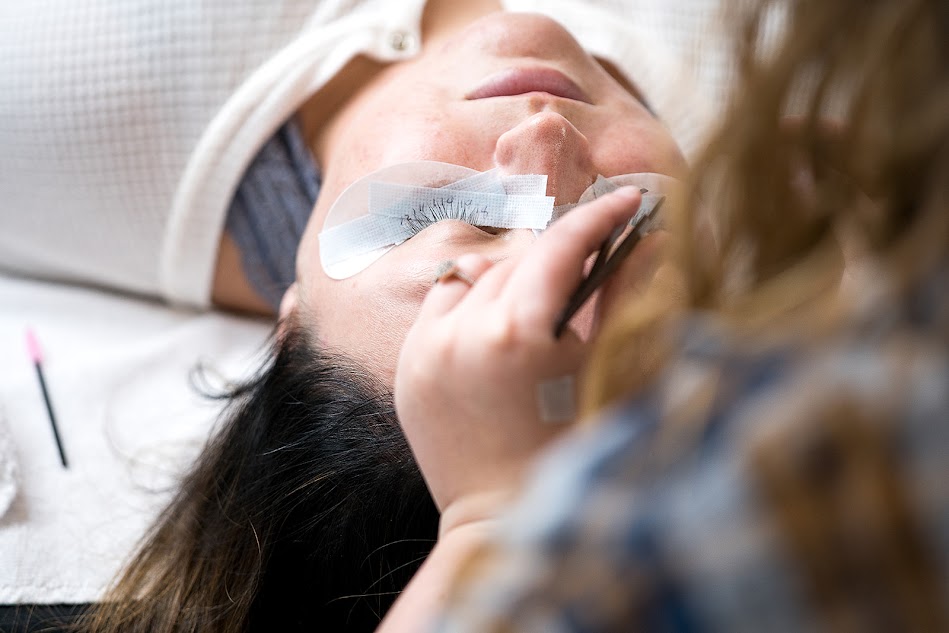 Product image for In Person 2-Day Classic Lash Extension Course  | $1700