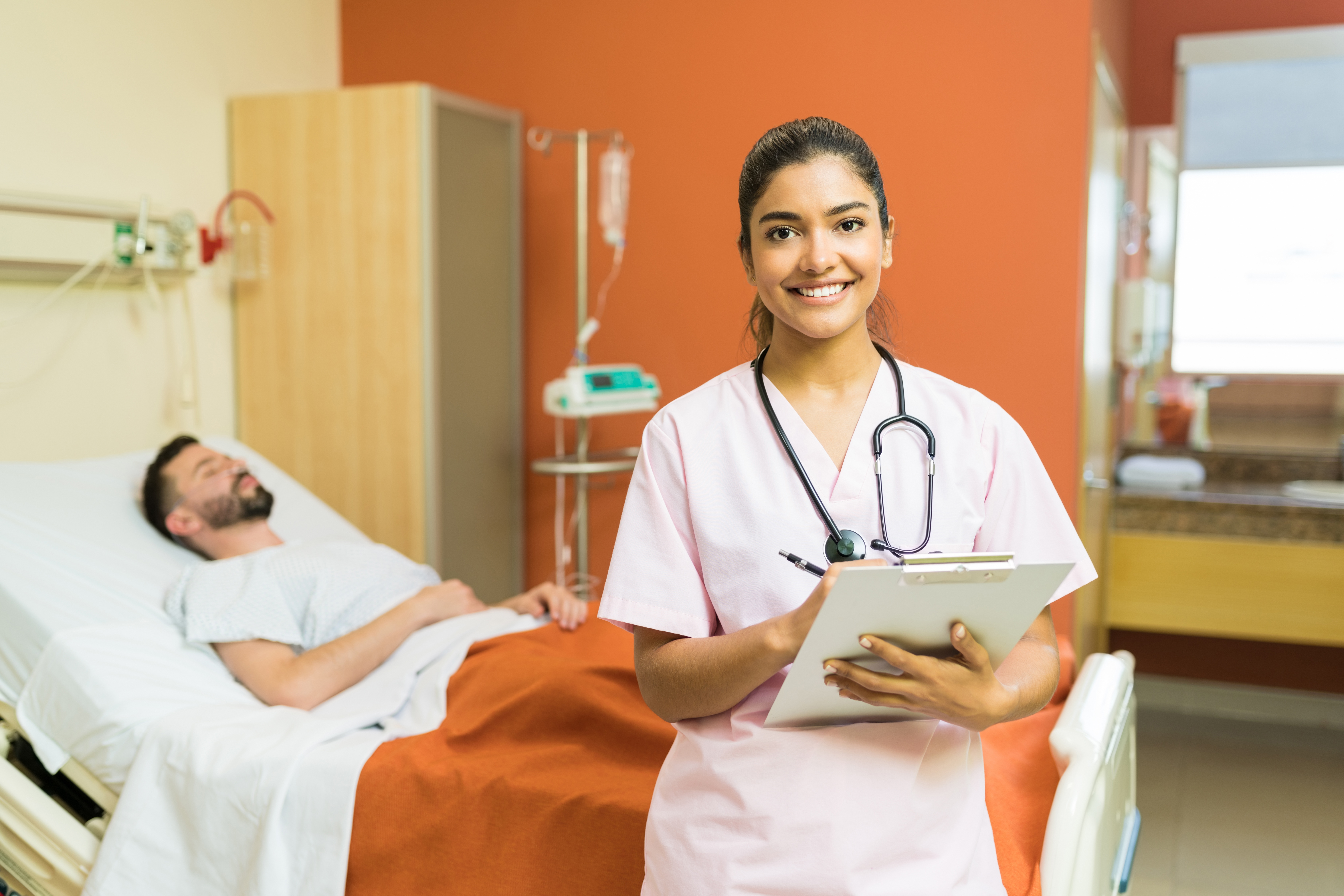 Product image for Comunicación esencial en hospitales y cuidados - Grundläggande kommunikation inom sjukvård och omsorg