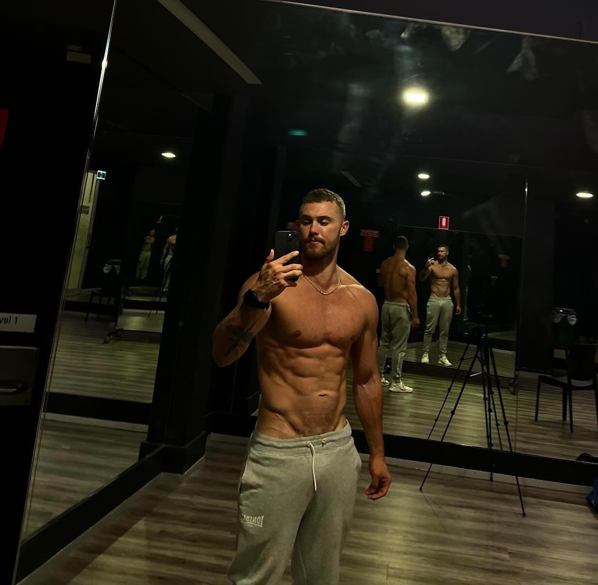 Product image for 8-week hybrid gym program