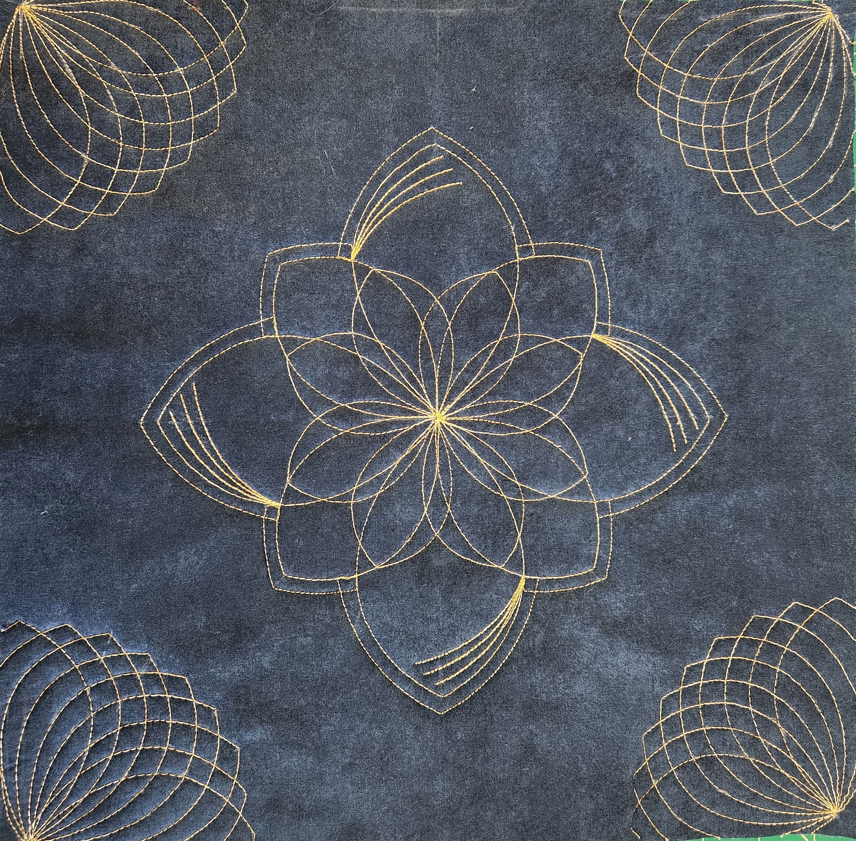 Product image for Spin-e-Fex 10 Quilted Block By Kathy Clawson - 1