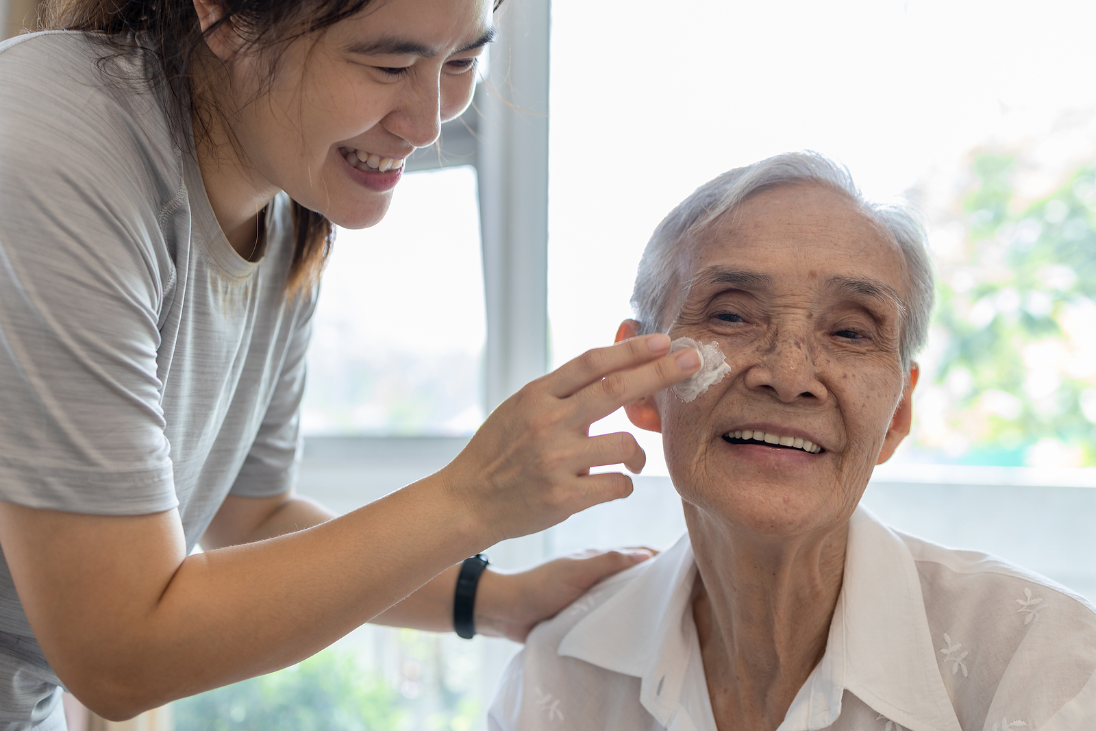 Product image for Moisturizers, Emollients and Barrier Repair in Aging Skin (1.0 Contact Hour)
