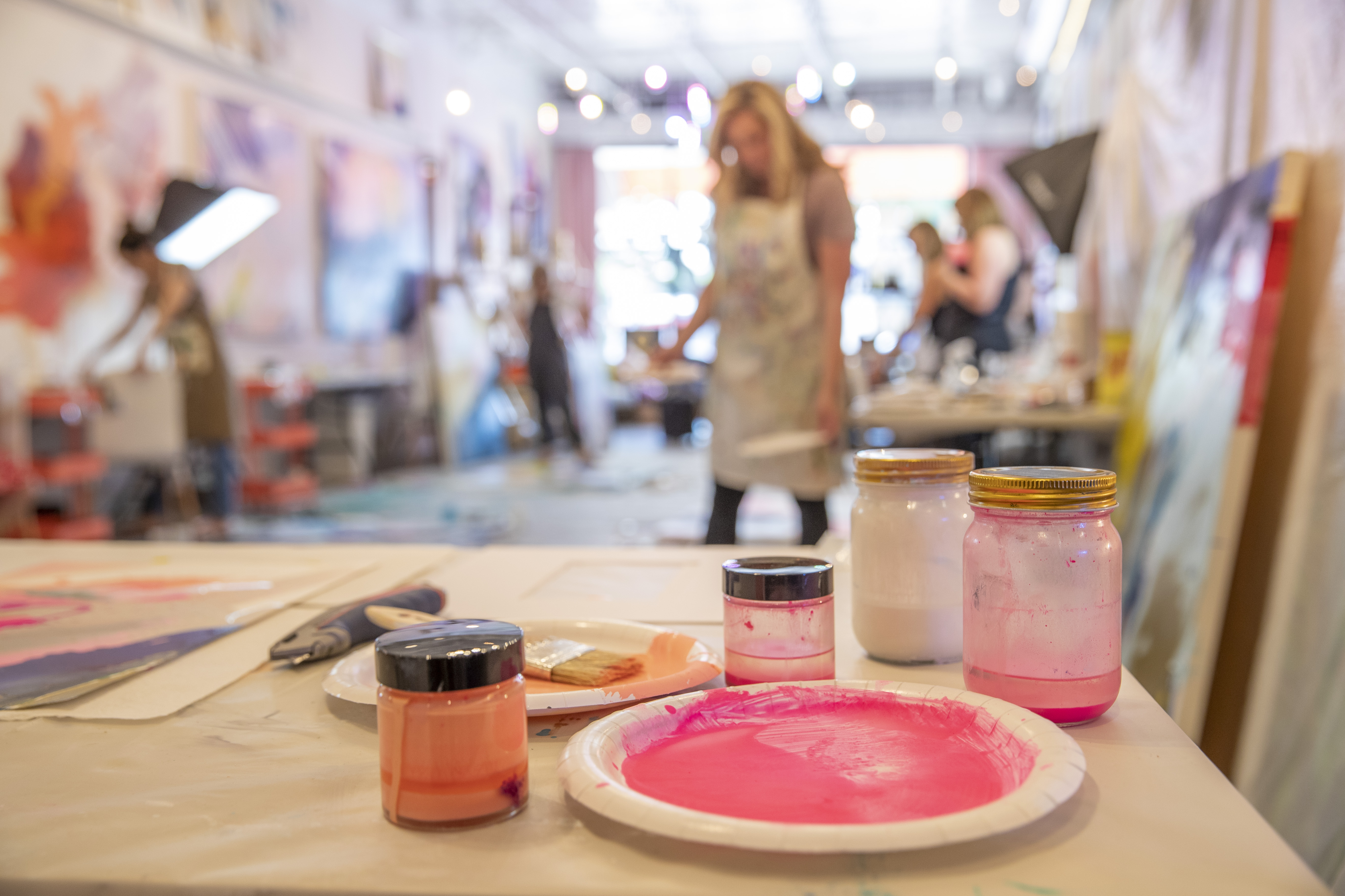 art students paint at Kristi Kennimer's Dallas gallery and studio