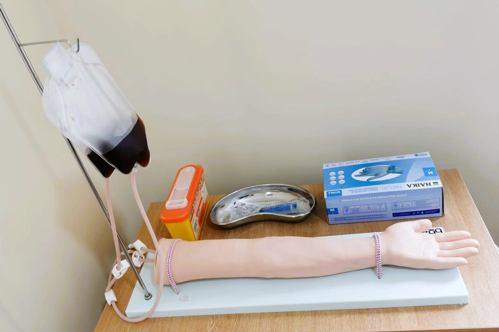venepuncture phlebotomy manikin for UKMLA PLAB 2